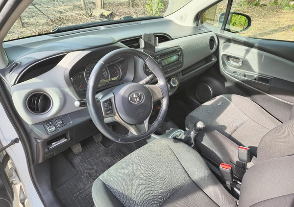 Toyota Yaris cena 33900 przebieg: 170090, rok produkcji 2015 z Lądek-Zdrój małe 232